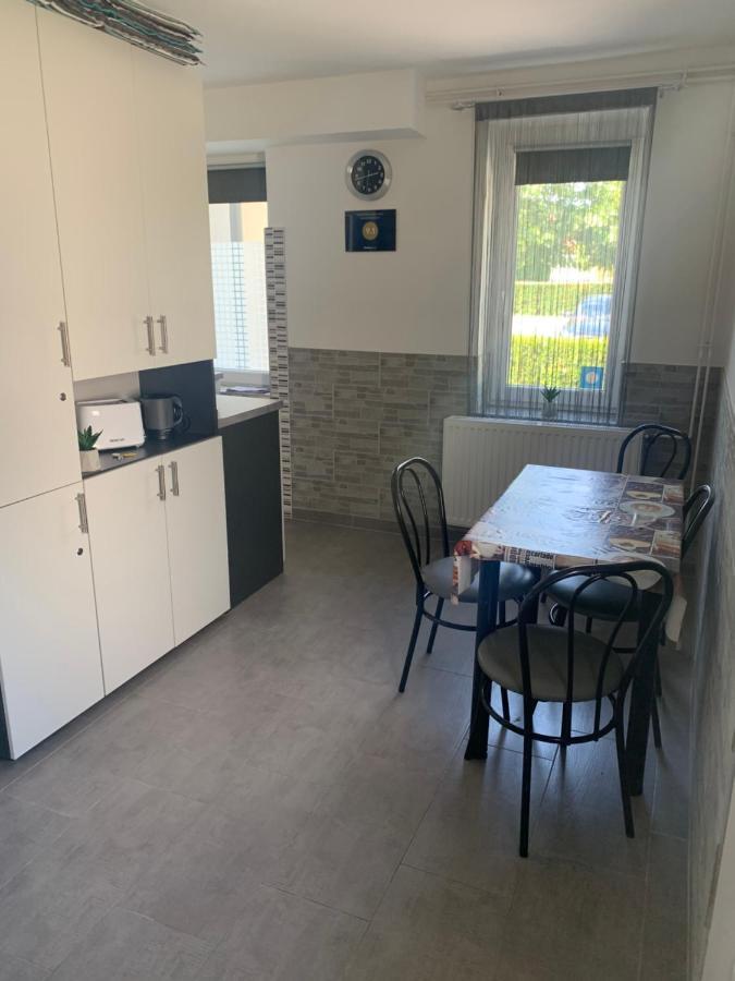 Komo Apartment Bük Buitenkant foto