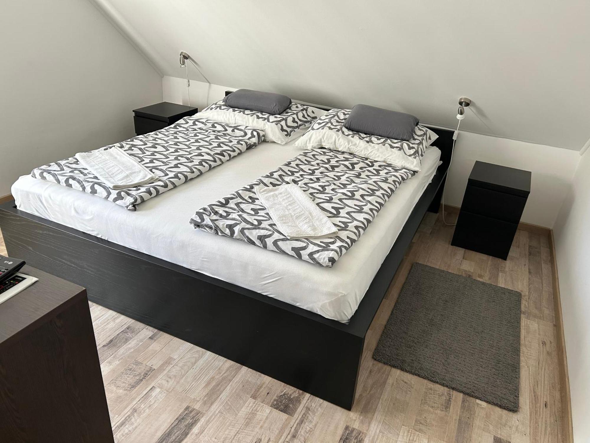 Komo Apartment Bük Buitenkant foto