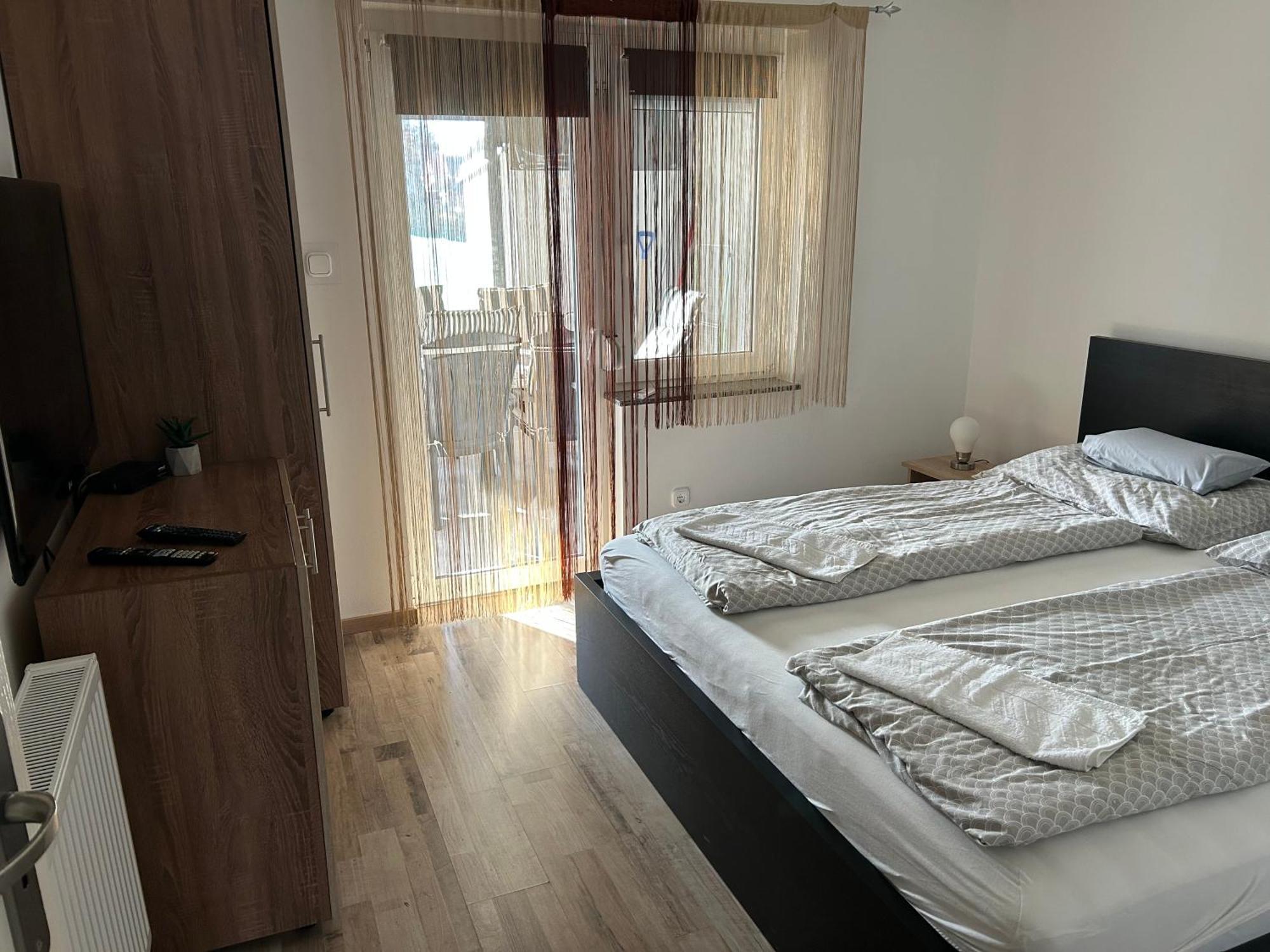 Komo Apartment Bük Buitenkant foto